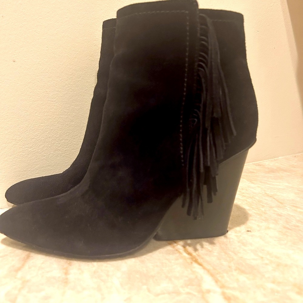 ISOLA booties